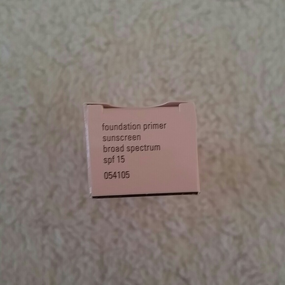 Mary Kay Foundation Primer - Picture 2 of 4